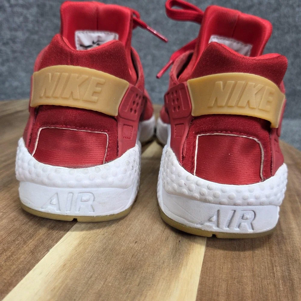 Nike Shoes Womens Size 7 Gym Red Air Huarache Run SD White‎ Gum Suede AA0524-601